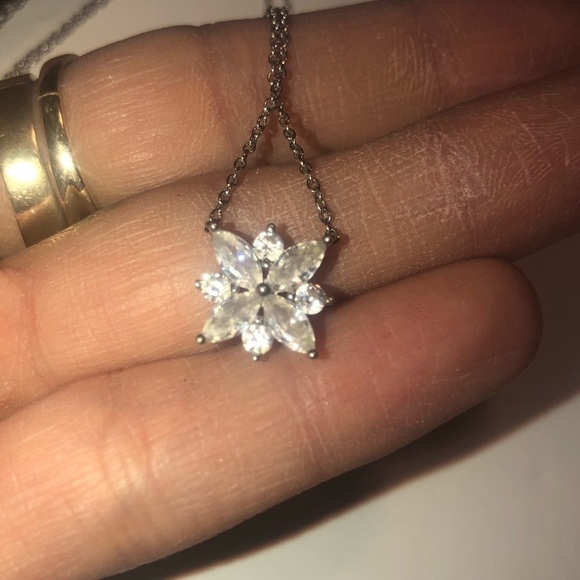 STERLING Silver & Clear Cz Stone Flower / Star / Snowflake Necklace 18” + 2” - Picture 3 of 7